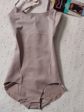 NEW Maidenform Shapewear Bodysuit Tan Size S